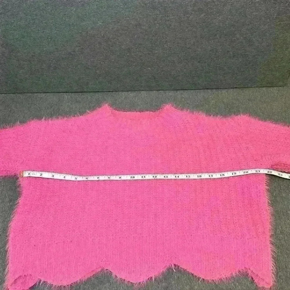 & Merci Hot Pink Crop Fuzzy Extra Soft Crop Sweater Scalloped Edge. Women Size S - Picture 6 of 11